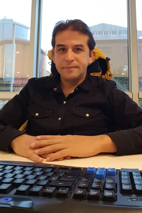 Erol Akyüz, fotoğraf 3