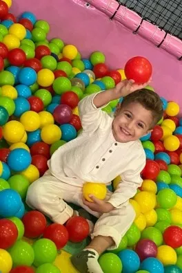 Mirza K Cast Ajans Yapım Mirza K