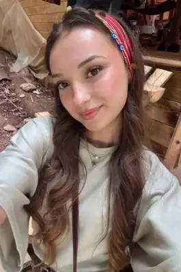 Ela G