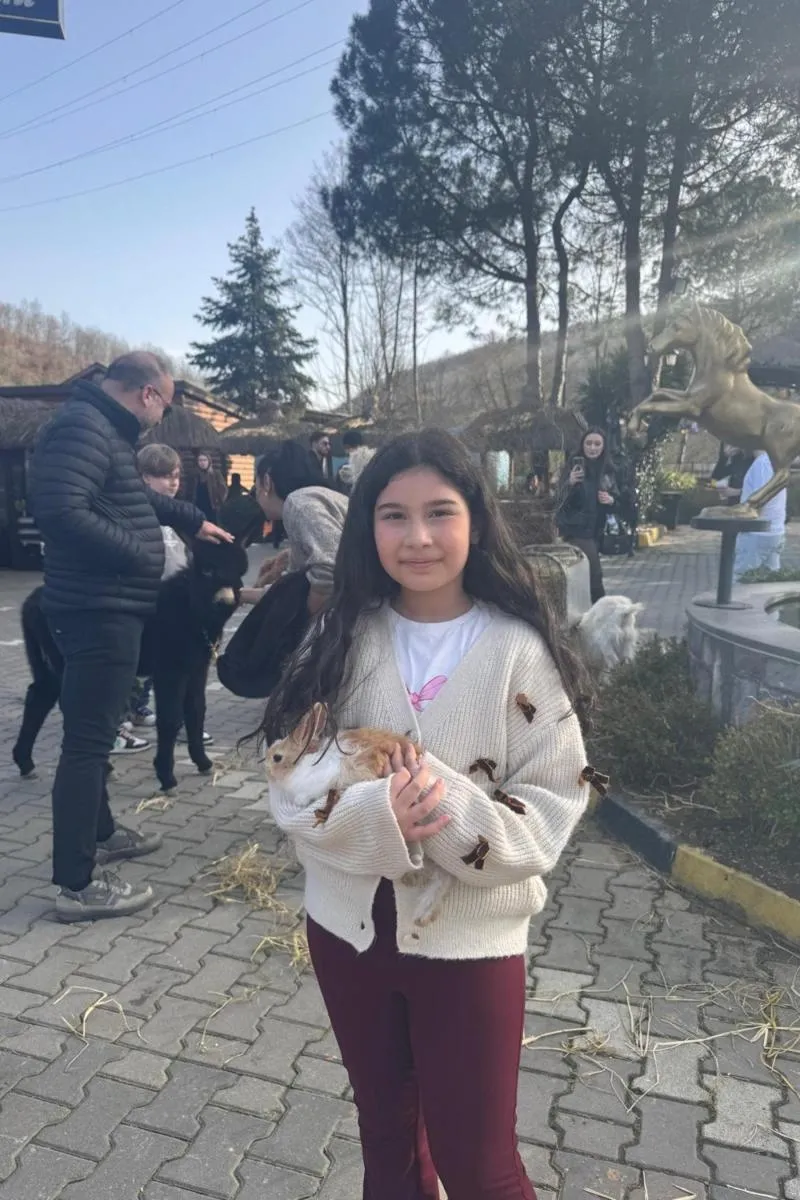 mila nur işyapar, fotoğraf 4